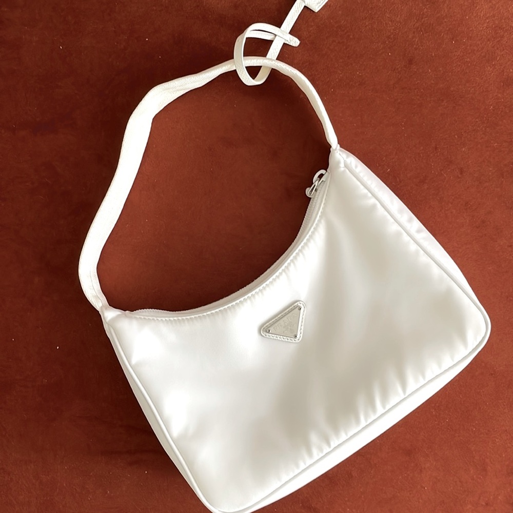 Prada Re-Edition 2000 New no tag